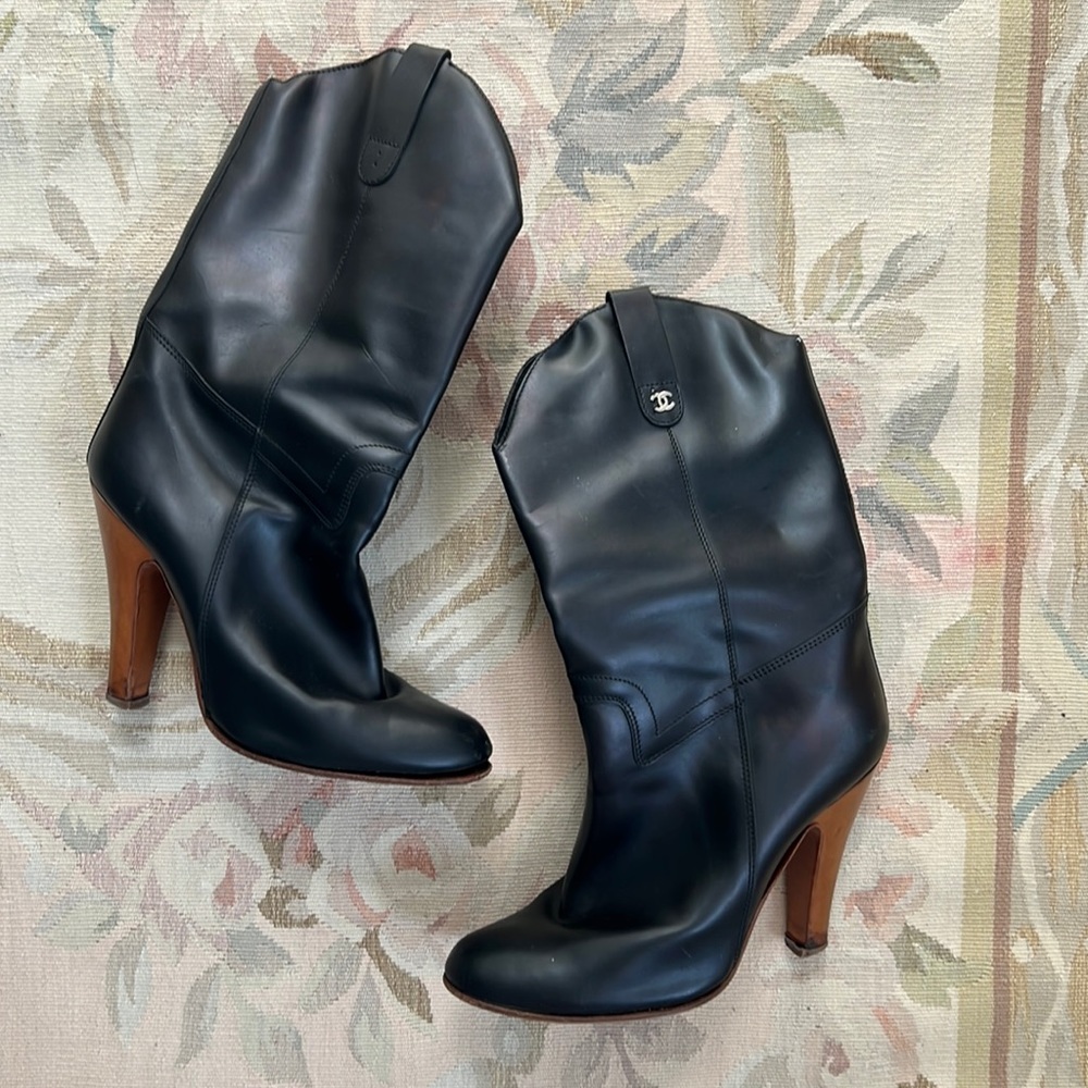Chanel classic black heal boots made in Italy - as is